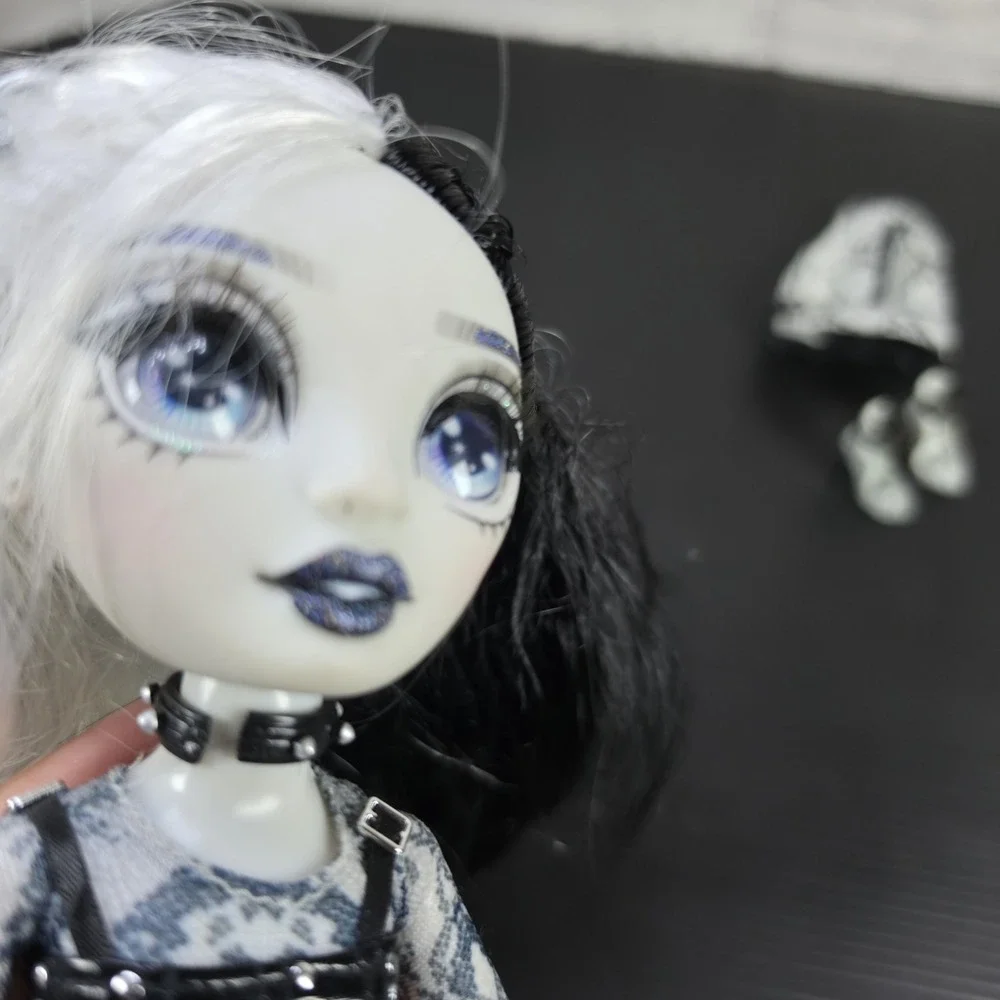 Shadow High Series 1 Heather Grayson Grayscale Rainbow High Fashion Doll